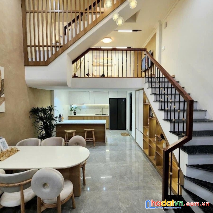 Bán nhà phố bạch mai, hai bà trưng 37m, 5 tầng.