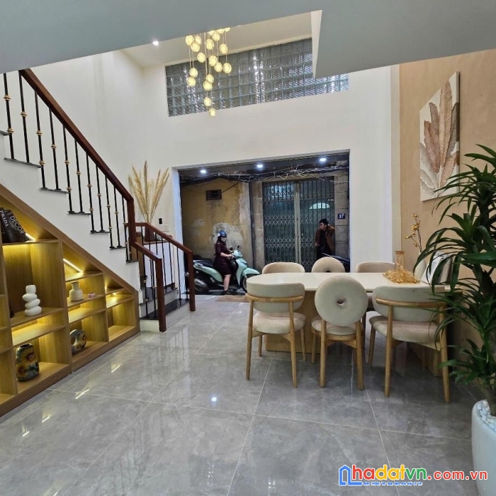 Bán nhà phố bạch mai, hai bà trưng 37m, 5 tầng.