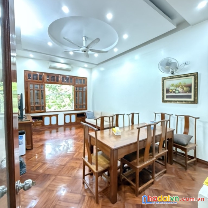 Khu cực ít nhà bán - hoàng cầu - phân lô ô tô tránh 