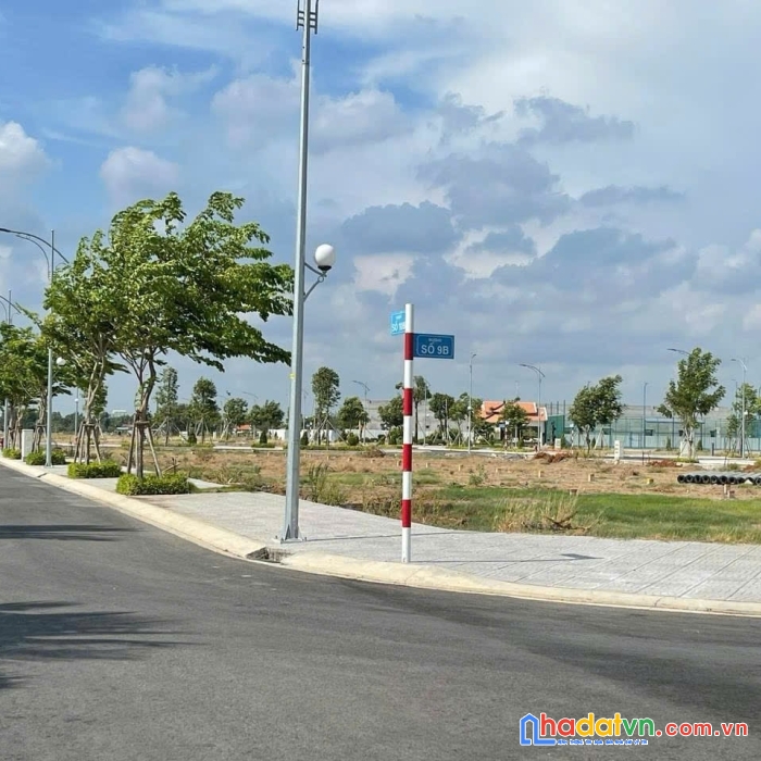 Lô góc 2 mặt tiền vị trí siêu đẹp gần sân bay quốc tế long thành