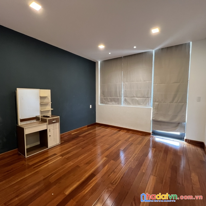 Bán nhà 2 mặt tiền 26/8-10 tân thới hiệp 29 ( nguyễn văn quá ) quận 12. 
