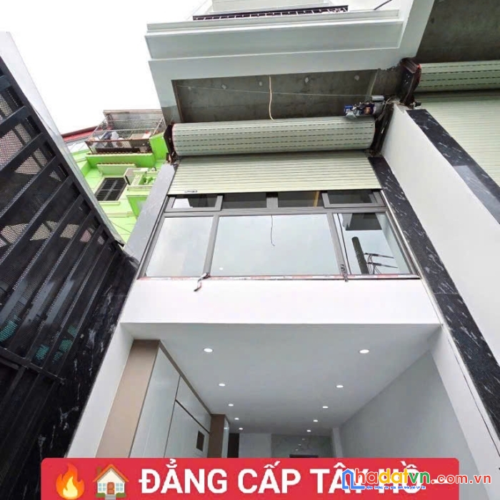 Tây hồ- lạc long quân-gần chợ bưởi- nhà đẹp 6 tầng hiện đại- thang máy xịn xò-8.6 tỷ