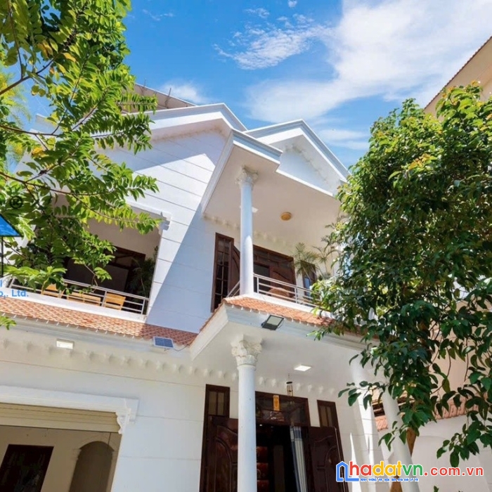 Bán biệt thự nghĩ dưỡng hồ bơi to lạc long quân vũng tàu b469