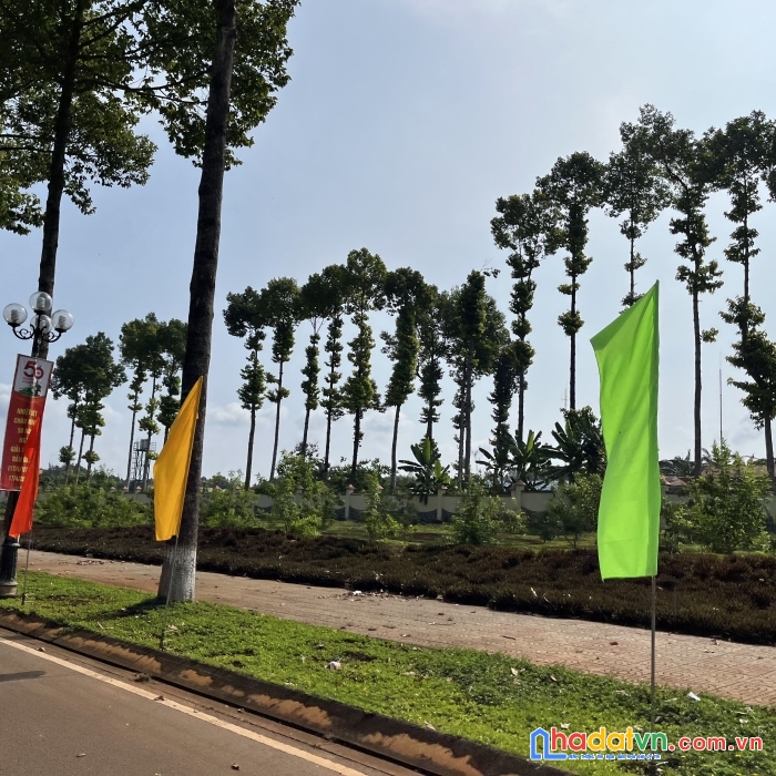 Gđ em cần bán gấp lô đất thổ cư tại mặt tiền trung tâm thị trấn dầu giây