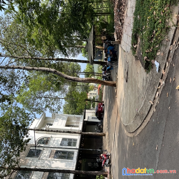 Gđ em cần bán gấp lô đất thổ cư tại mặt tiền trung tâm thị trấn dầu giây