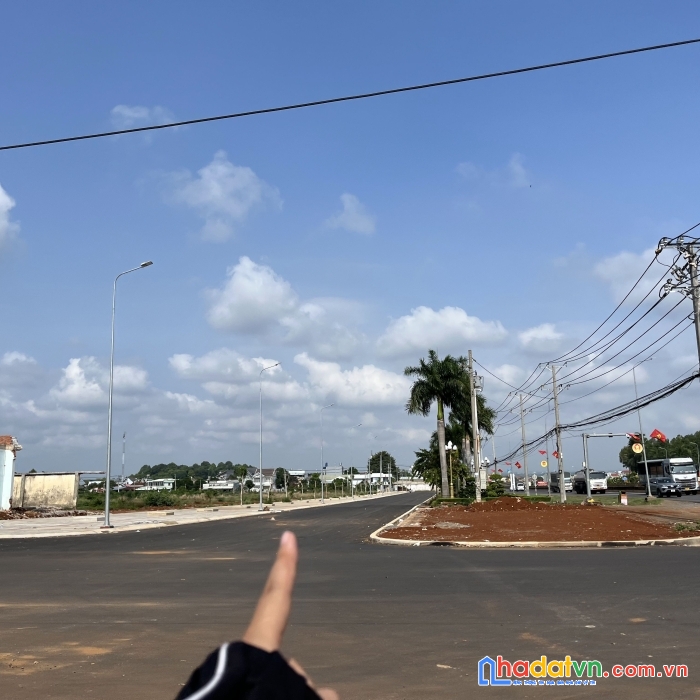 Gđ em cần bán gấp lô đất thổ cư tại mặt tiền trung tâm thị trấn dầu giây