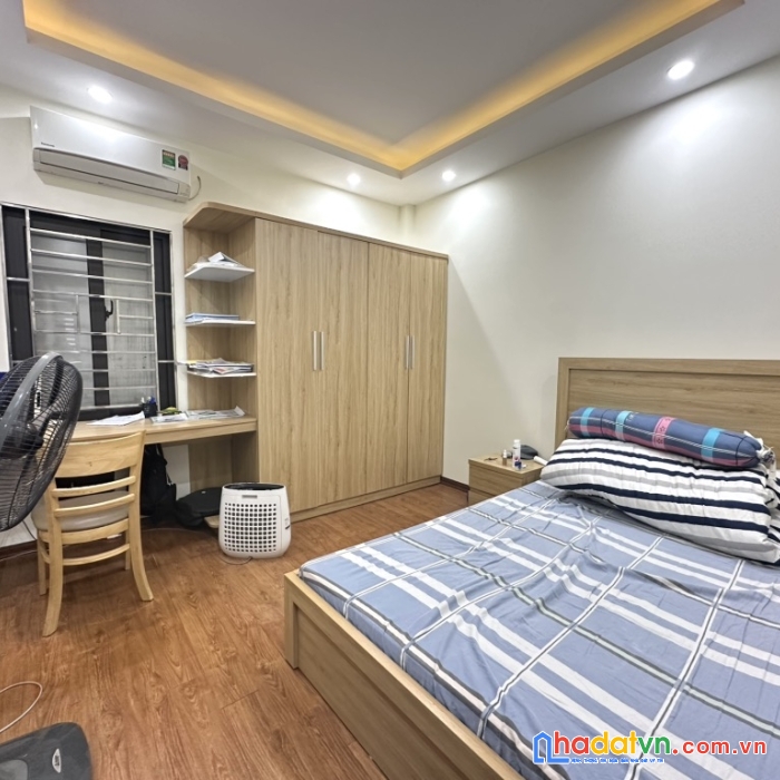 Tây hồ- an dương vương- lạc long quân- 5 tầng 5 pn rộng đẹp- ở ngay- 40m- 6 tỷ