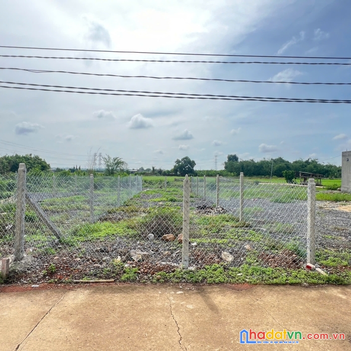 Bố mẹ em lớn tuổi nên cần bớt lô đất thổ cư giá 790tr