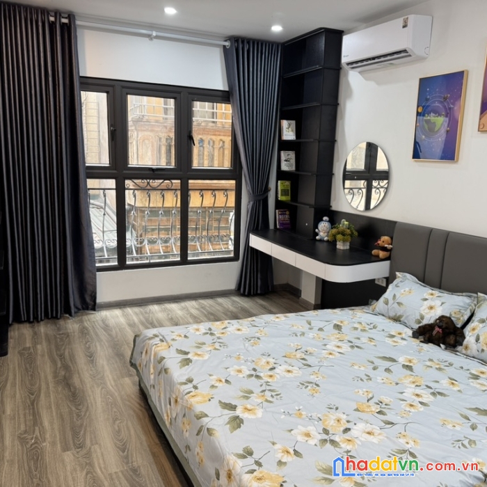 Tây hồ- hoàng hoa thám- ô tô- lô góc 3 mặt thoáng- 5 tầng- 8 tỷ