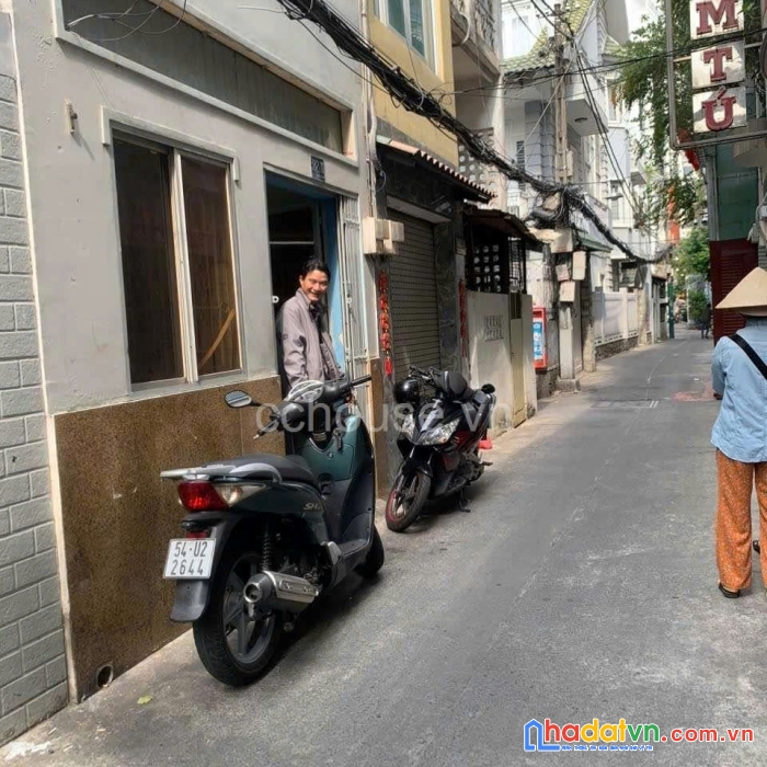 Bán nhà hẻm hoàng hoa thám p7 q.bình thạnh giáp phú nhuận
