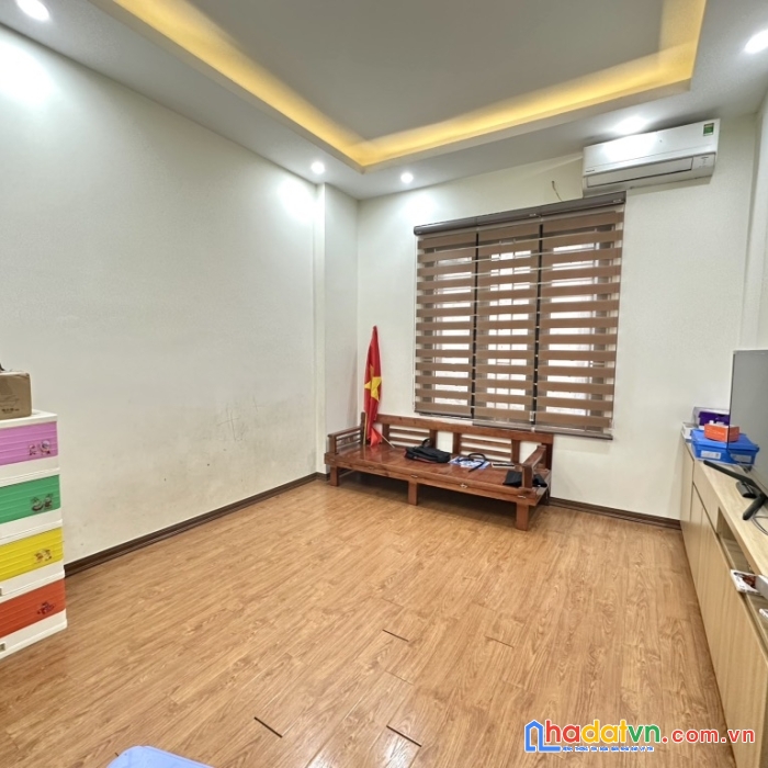 Tây hồ- nhật tân-ngõ thông- nhà đẹp 5 tầng- 39m- 6.5 tỷ