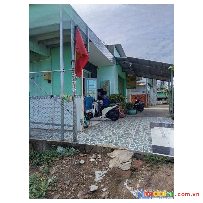 Bán dãy trọ 8 căn đang cho thuê 16tr/tháng..sổ hồng riêng, hẻm xe hơi