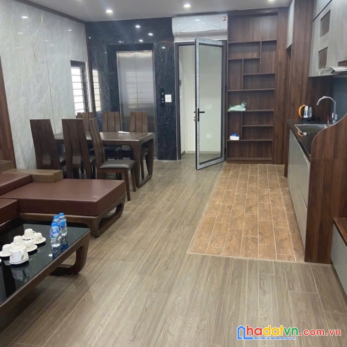 Hot- tây hồ- ô tô vào nhà- 6 tầng mới- thang máy - 45m2- 8 tỷ