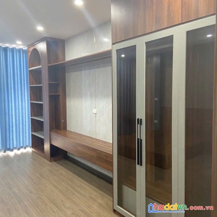 Hot- tây hồ- ô tô vào nhà- 6 tầng mới- thang máy - 45m2- 8 tỷ