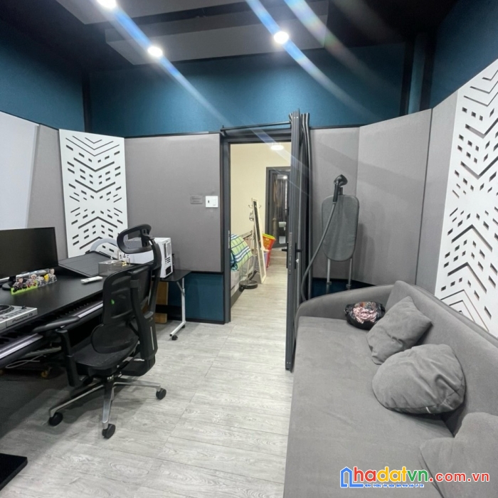 Bán nhà hẻm xe hơi - lâm văn bền - 2 tầng - xe ô tô ngủ trong nhà