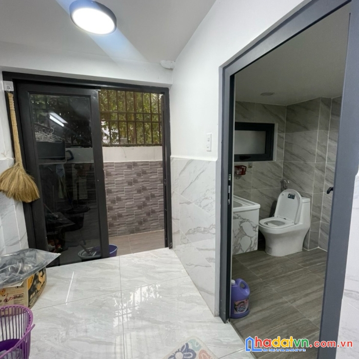 Bán nhà hẻm xe hơi - lâm văn bền - 2 tầng - xe ô tô ngủ trong nhà