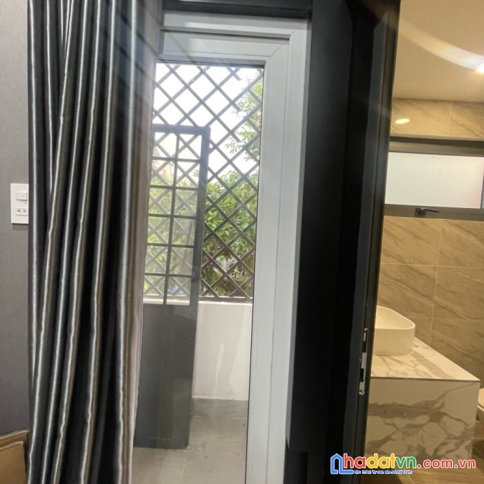 Bán nhà hẻm xe hơi - lâm văn bền - 2 tầng - xe ô tô ngủ trong nhà