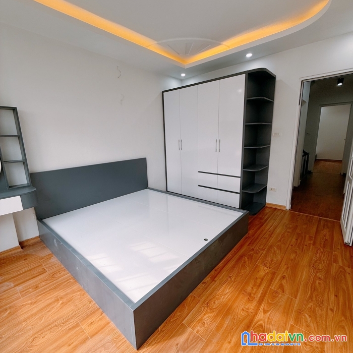 Bán nhà phố mai động, hoàng mai 43m, 4 tầng. giá: 8.5 tỷ. lh: 0937158386