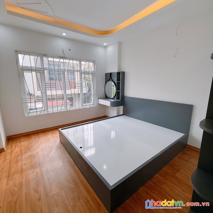 Bán nhà phố mai động, hoàng mai 43m, 4 tầng. giá: 8.5 tỷ. lh: 0937158386