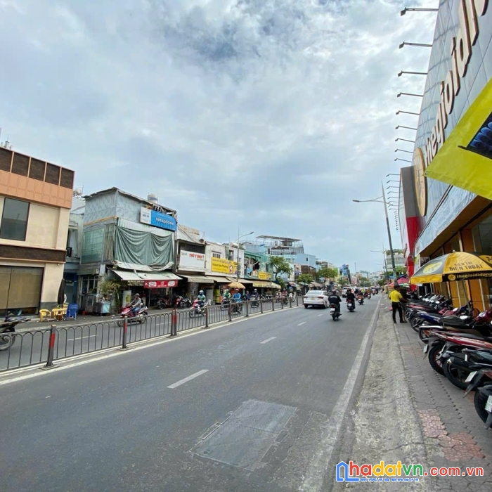 Bán 1300m2 mặt tiền phạm văn đồng , p. hiệp bình chánh, quận thủ đức giá 42 tỷ
