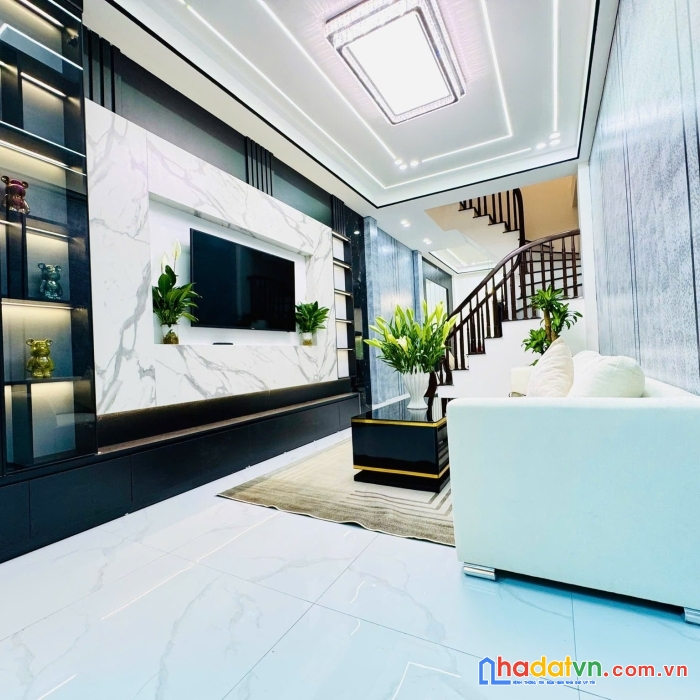 Bán nhà phố hoàng mai - hoàng văn thụ, 43m, 4 tầng. giá: 7.5 tỷ. lh: 0937158386
