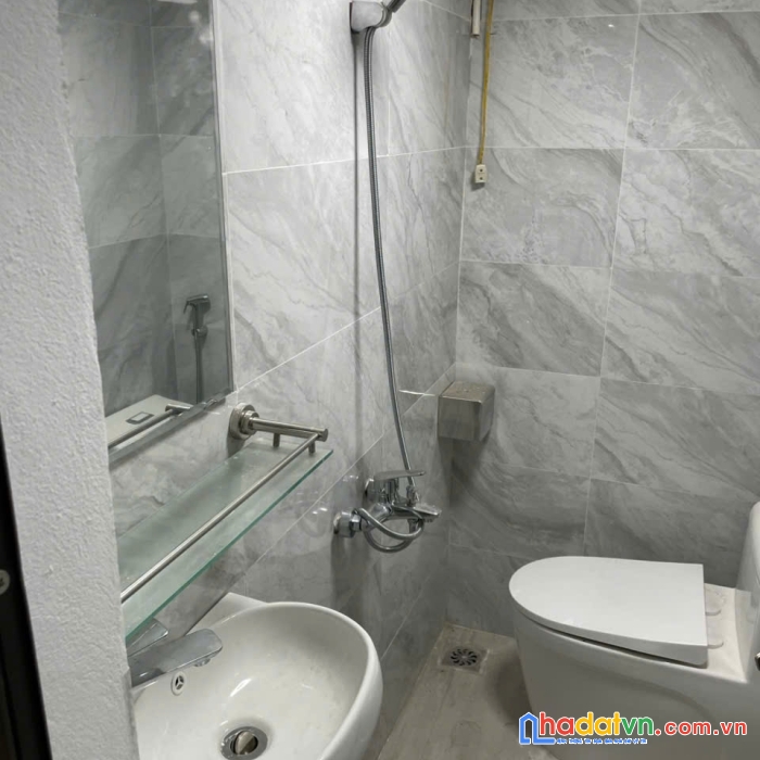 Bán căn hộ tập thể tầng 1 ở phố hoàng đạo thành, thanh xuân