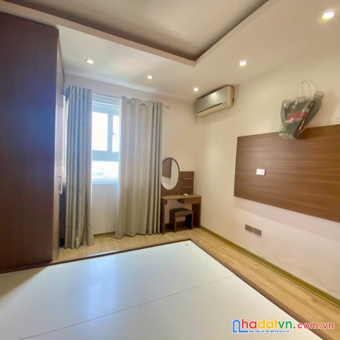 Chính chủ gửi bán căn hộ 2 ngủ full nội thất, hướng đông nam giá rẻ nhất kdt thanh hà cienco 5