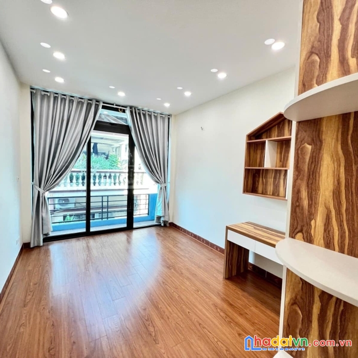 Bán nhà phố 8/3 - kim ngưu, hai bà trưng 41m, 5 tầng. giá: 11.5 tỷ