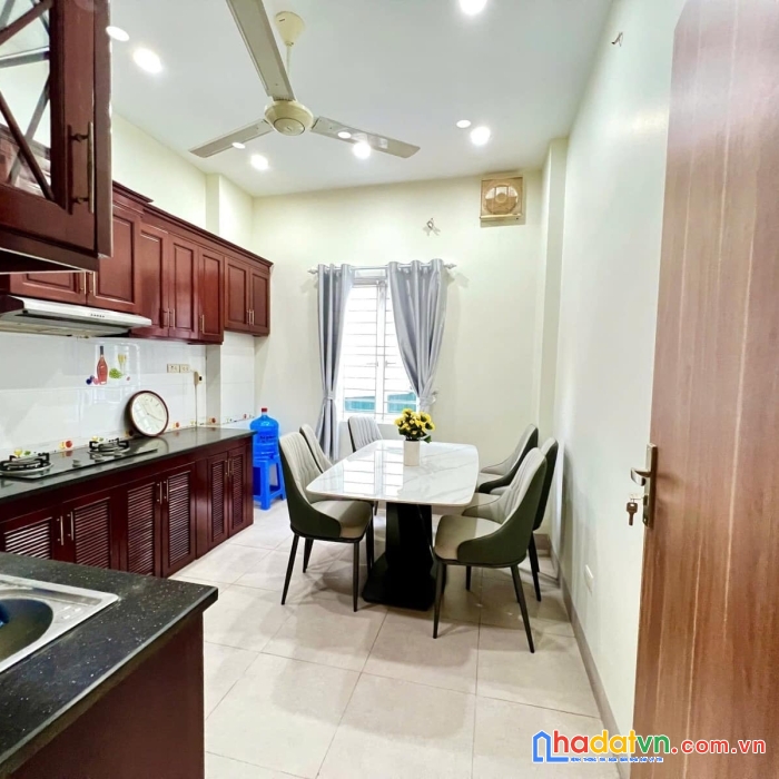 Bán nhà phố 8/3 - kim ngưu, hai bà trưng 41m, 5 tầng. giá: 11.5 tỷ