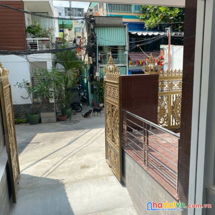 Bán  nguyễn kiệm . phường 4. quận phú nhuận . dt 4.1x20m nh 4.25m
