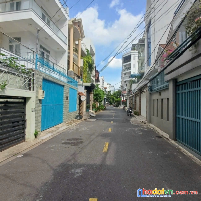 Bán nhà mặt tiền 8b đường 379 tăng nhơn phú a quận 9. 
