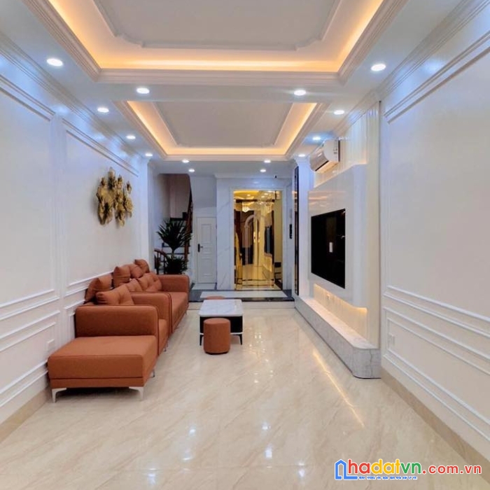 Bán nhà phố yên lạc, hai bà trưng 41m, 5 tầng. giá: 14.8 tỷ