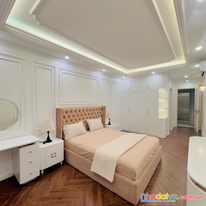 Bán nhà phố yên lạc, hai bà trưng 41m, 5 tầng. giá: 14.8 tỷ