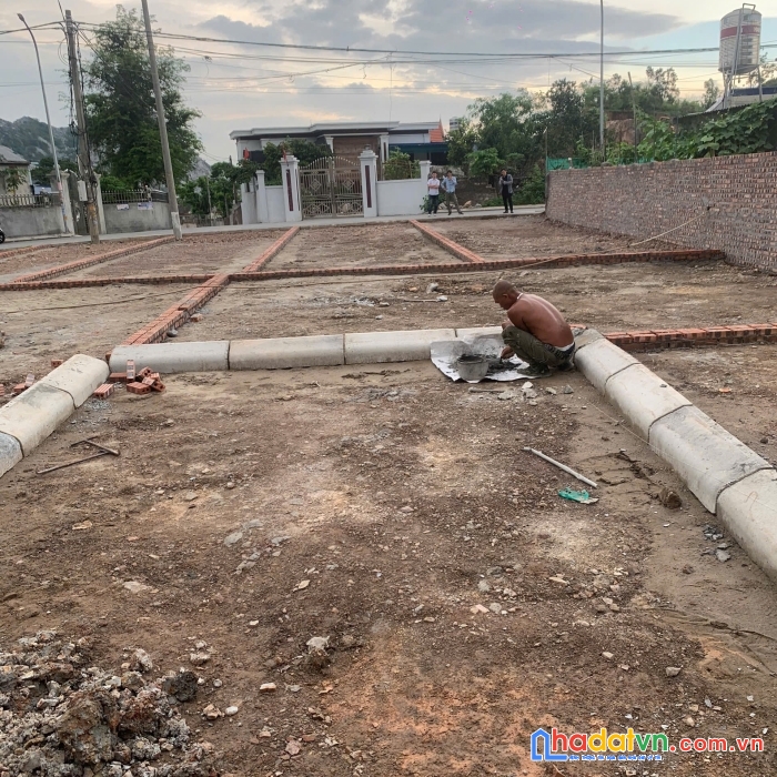 3 lô đất mặt đường liên xuân