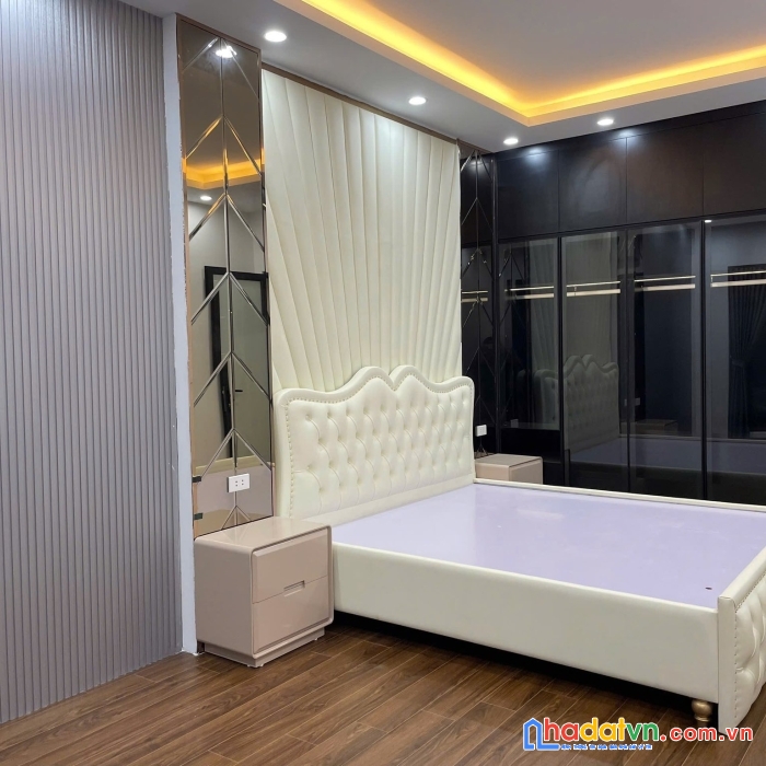 Bán nhà phố lê thanh nghị, hai bà trưng 37m, 4 tầng. giá: 8.1 tỷ. lh: 0937158386
