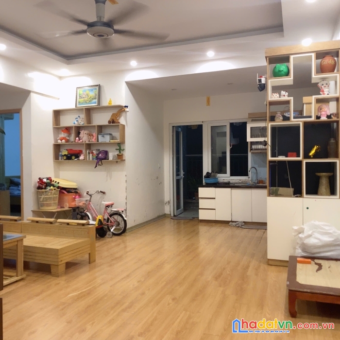 Bán gấp căn góc 76m² full nội thất, ban công đông nam 