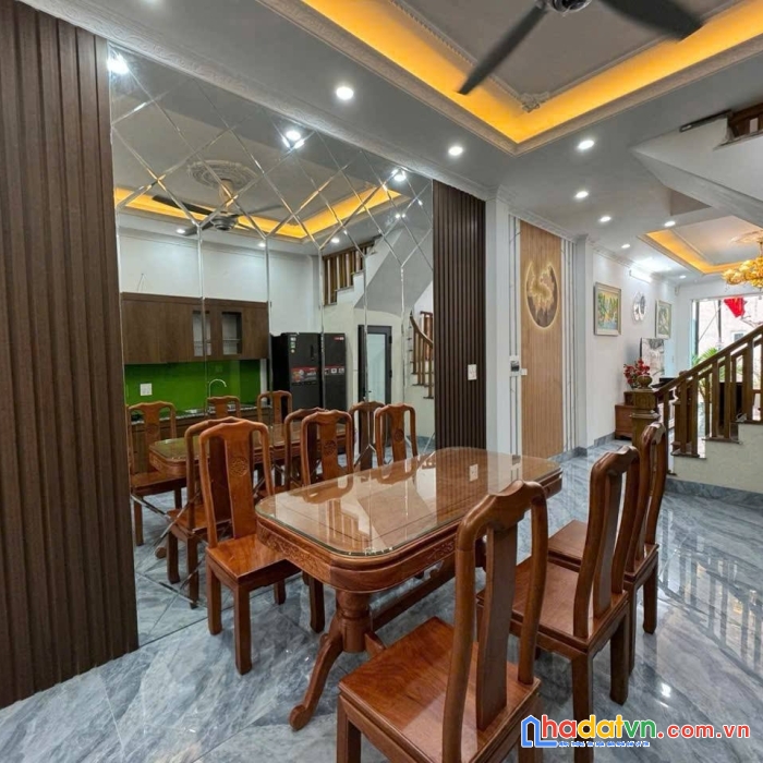 Bán nhà phố lương yên, hai bà trưng 53m, 4 tầng