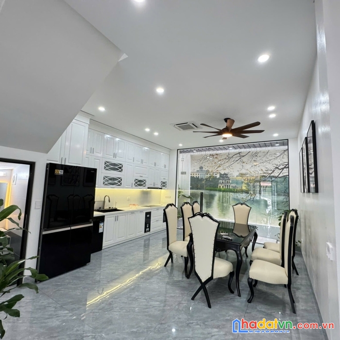 Bán nhà phố lê quý đôn, hai bà trưng 55m, 3 tầng