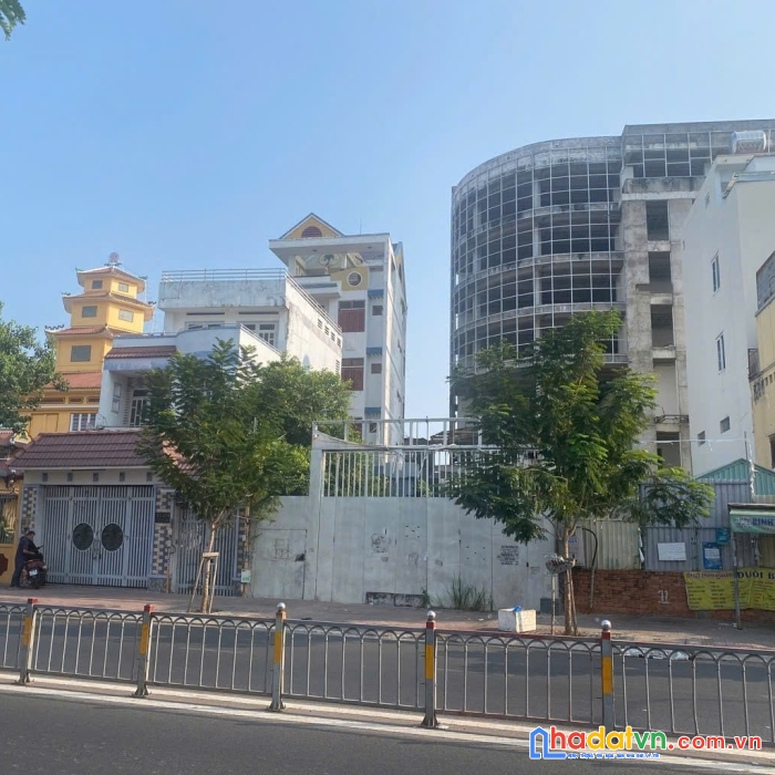 Bán nhà mặt tiền 47-47a lý chiêu hoàng phường 10, quận 6, diện tích đất 7x40m, 4 tầng, giảm giá còn 26.5 tỷ
