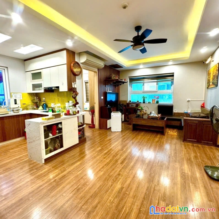 3,5 tỷ có ngay căn góc 81m2 3pn, 2wc full nội thất, bc hướng đông