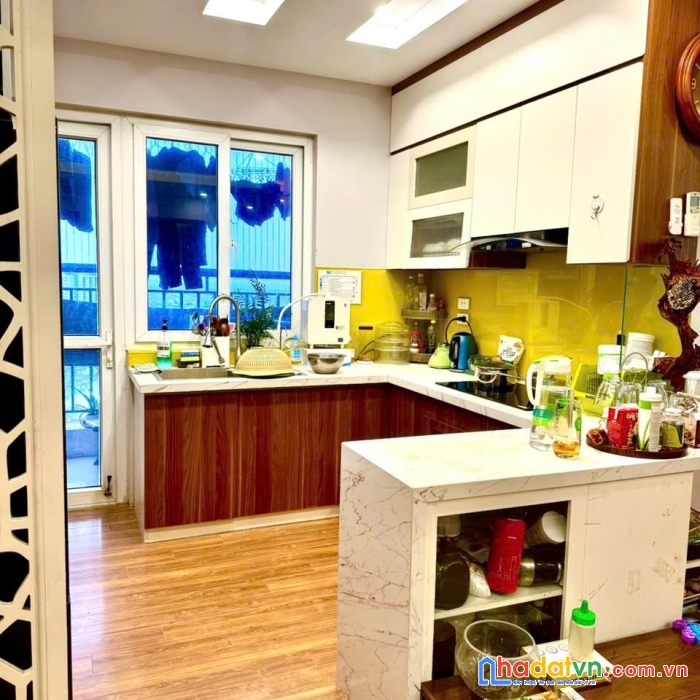3,5 tỷ có ngay căn góc 81m2 3pn, 2wc full nội thất, bc hướng đông
