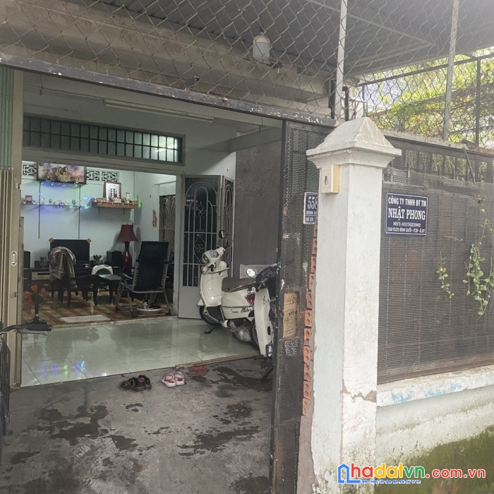 Cho thuê nhà bình quới, hẻm xe hơi, tấng 1 100m2, gác 40m2. giá rẻ.