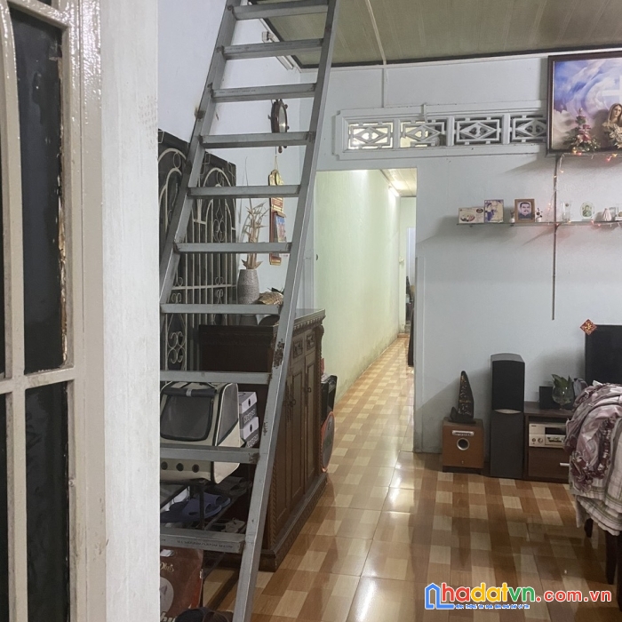 Cho thuê nhà bình quới, hẻm xe hơi, tấng 1 100m2, gác 40m2. giá rẻ.