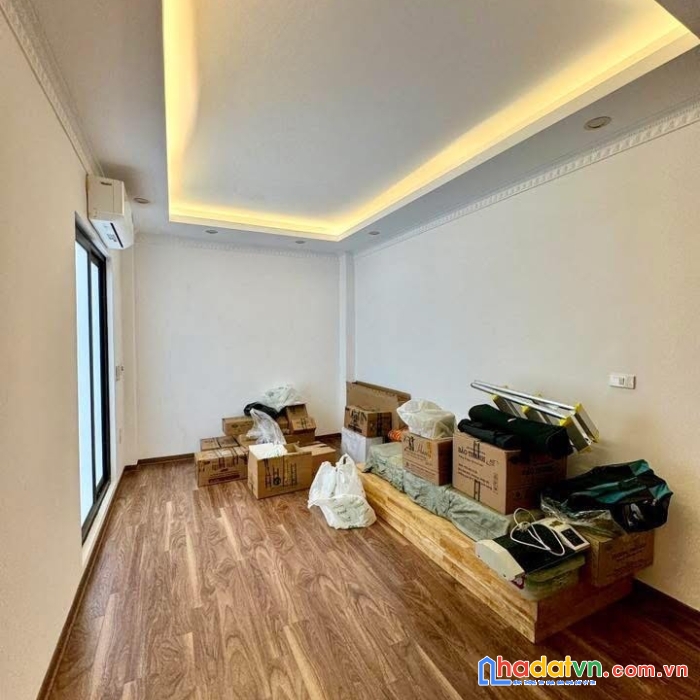 Bán nhà phố minh khai, hai bà trưng 30m, 5 tầng. giá: 7.2 tỷ. lh: 0937158386