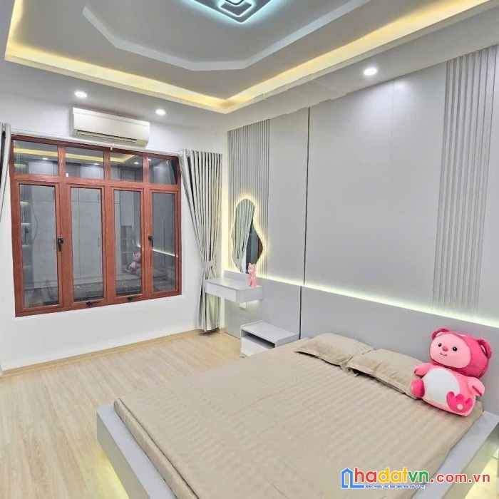 Bán nhà phố hoàng mai, hoàng văn thụ 30m, 5 tầng