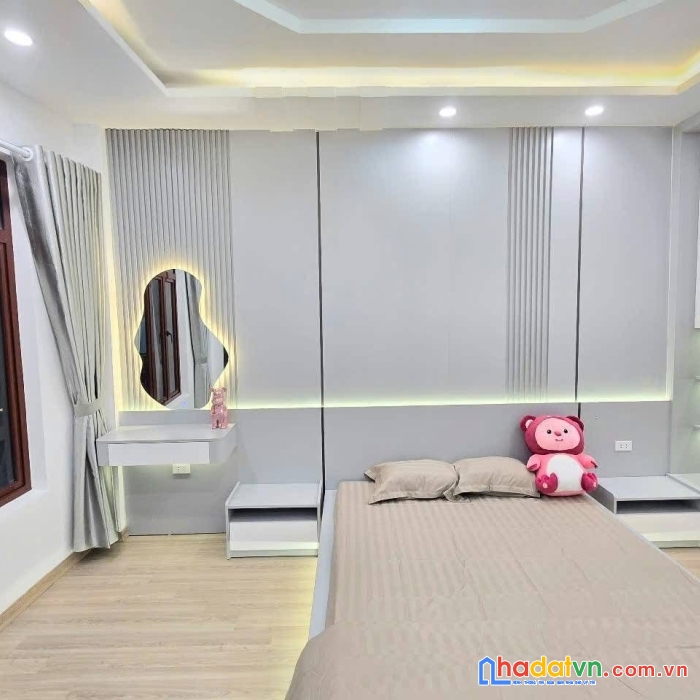 Bán nhà phố hoàng mai, hoàng văn thụ 30m, 5 tầng