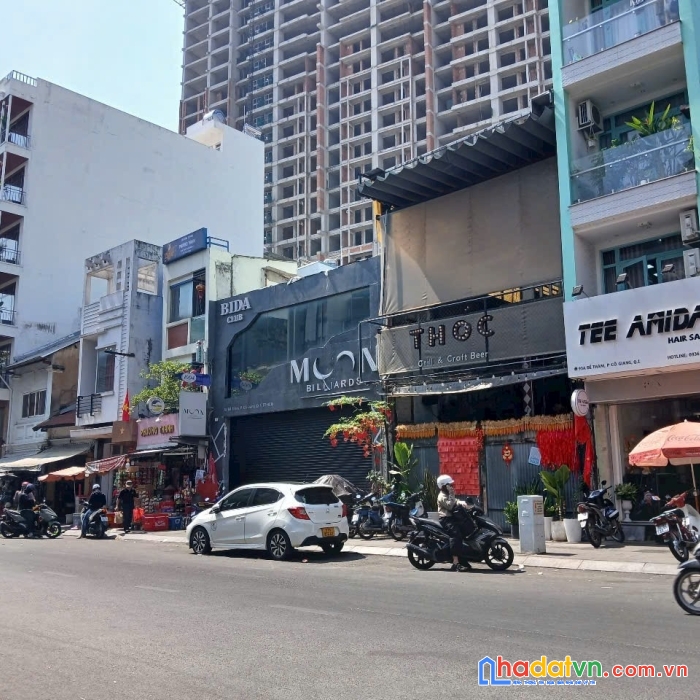 Cho thuê nhà mặt tiền 95 đề thám quận 1, nhà 3 lầu, 5pn 5wc ngay khu chợ giá thương lượng 