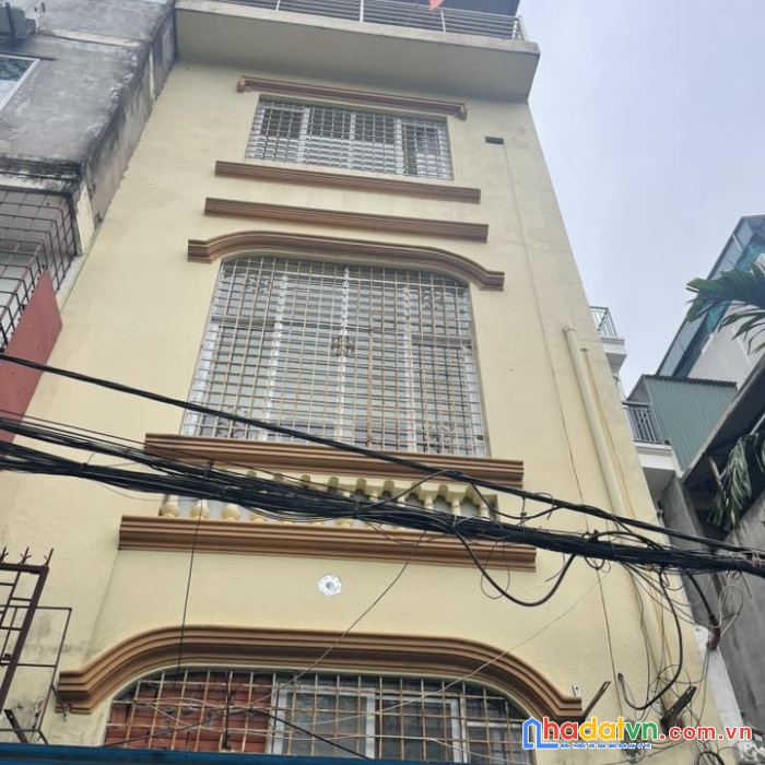 Bán nhà phố trần đại nghĩa, hai bà trưng 93m, 4 tầng, mt 4.5m. giá: 25 tỷ. lh: 0937158386