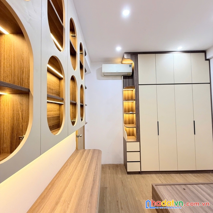 Chính chủ bán gấp căn hộ 2pn full nội thất – view hồ điều hòa 