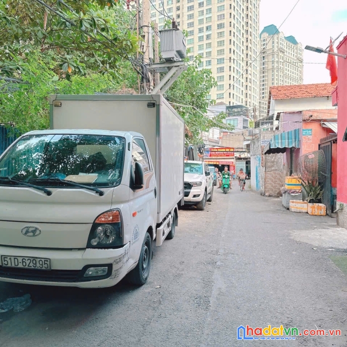 Cần bán gấp căn nhà hxh lớn 910/5 - đường nguyễn thị định q.2 
